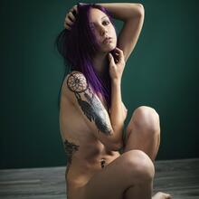  Nude
