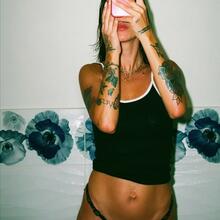  Nude