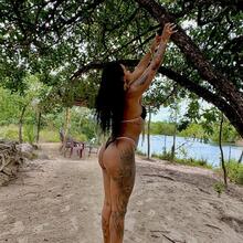  Nude
