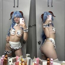  Nude