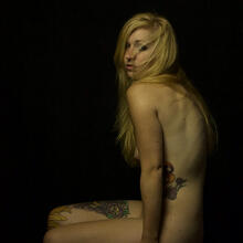  Nude