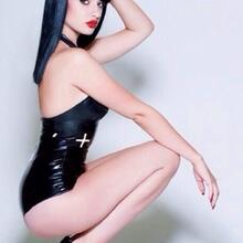 Nude