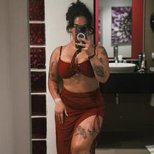 Nude