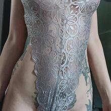  Nude