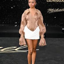  Nude