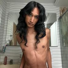  Nude