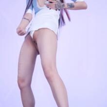  Nude