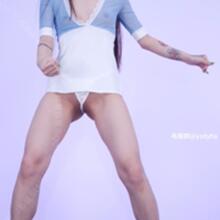  Nude
