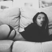  Nude