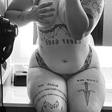  Nude