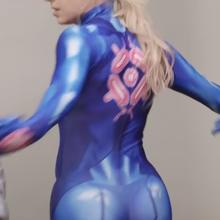  Nude