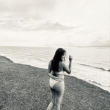  Nude