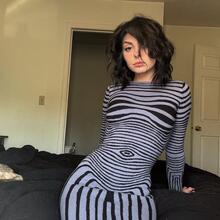  Nude