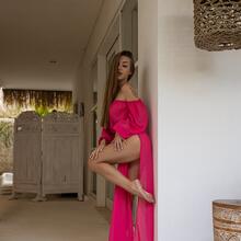  Nude