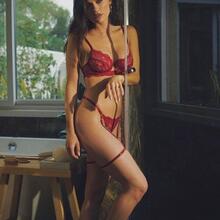  Nude