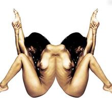  Nude