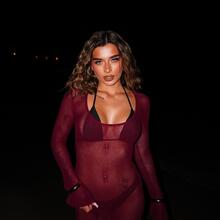  Nude