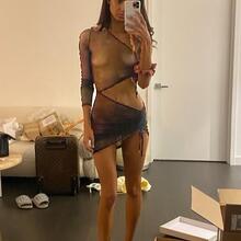  Nude
