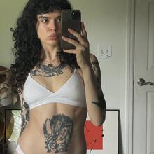  Nude