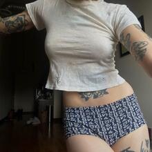  Nude