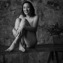  Nude