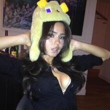  Nude