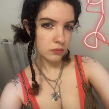  Nude