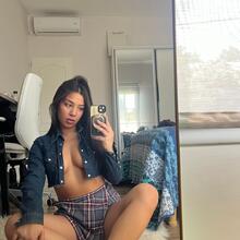  Nude