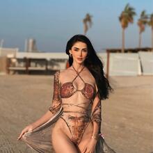  Nude