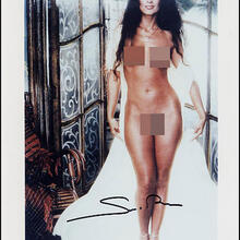  Nude