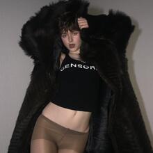  Nude