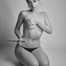  Nude