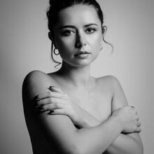  Nude