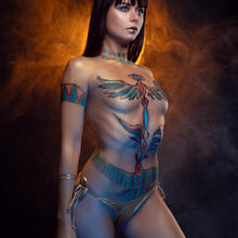  Nude