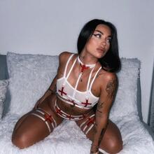  Nude