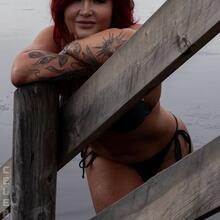  Nude