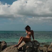  Nude