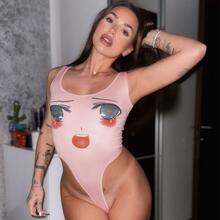  Nude