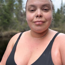  Nude