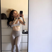  Nude