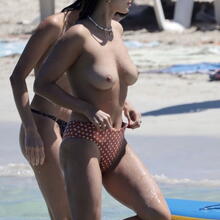  Nude