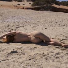  Nude