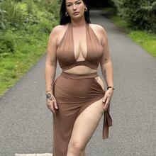  Nude