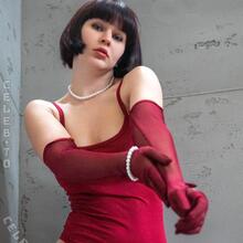  Nude