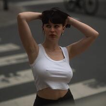  Nude