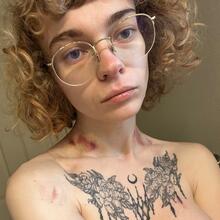  Nude