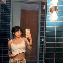 Nude
