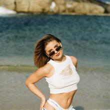  Nude