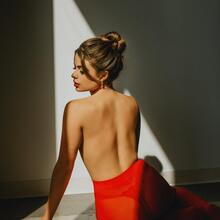  Nude