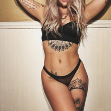  Nude